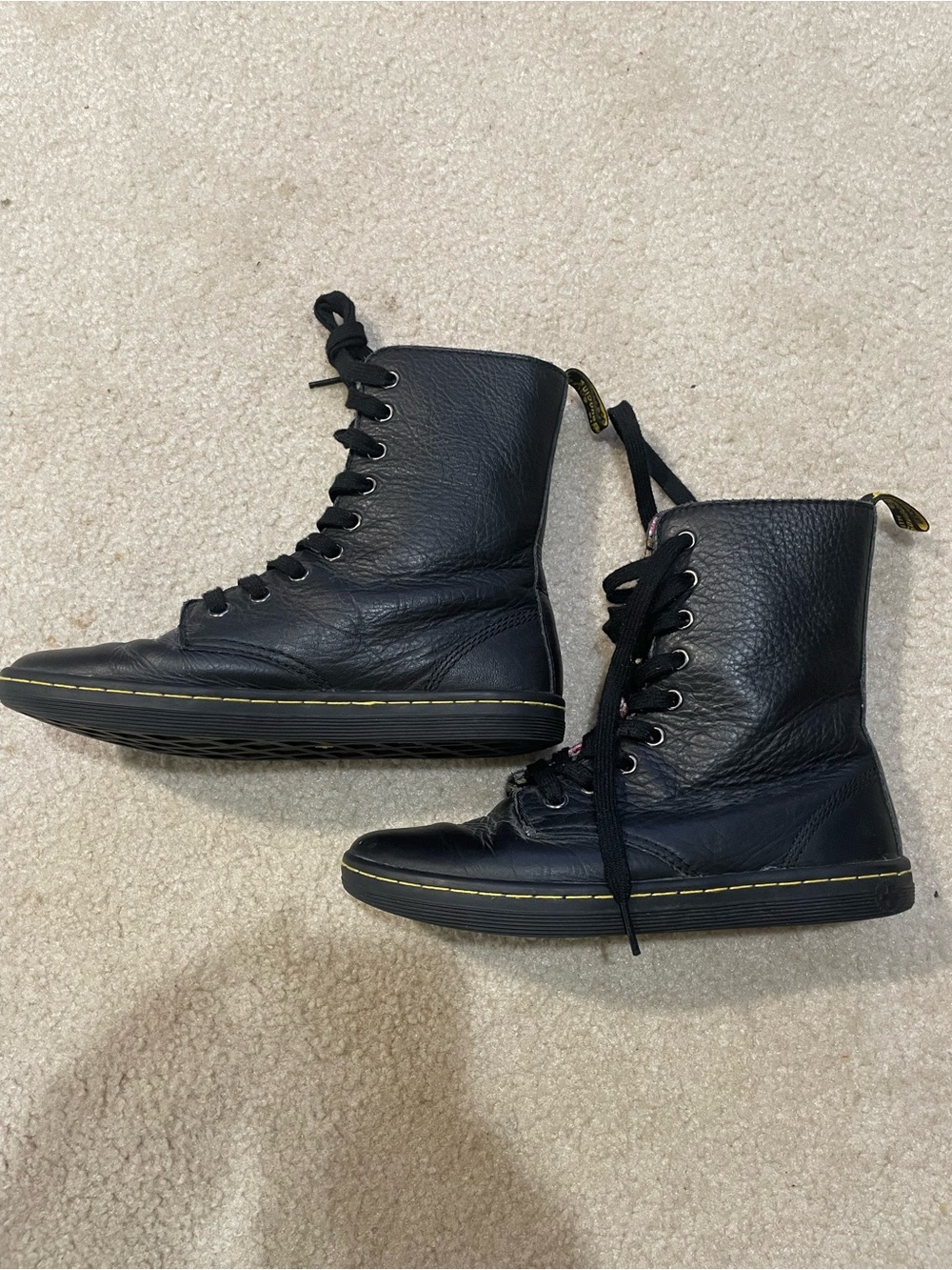Dr. Martens Black Leather Combat Boots with AirWair Sole Women’s Size 6 - Picture 5 of 7